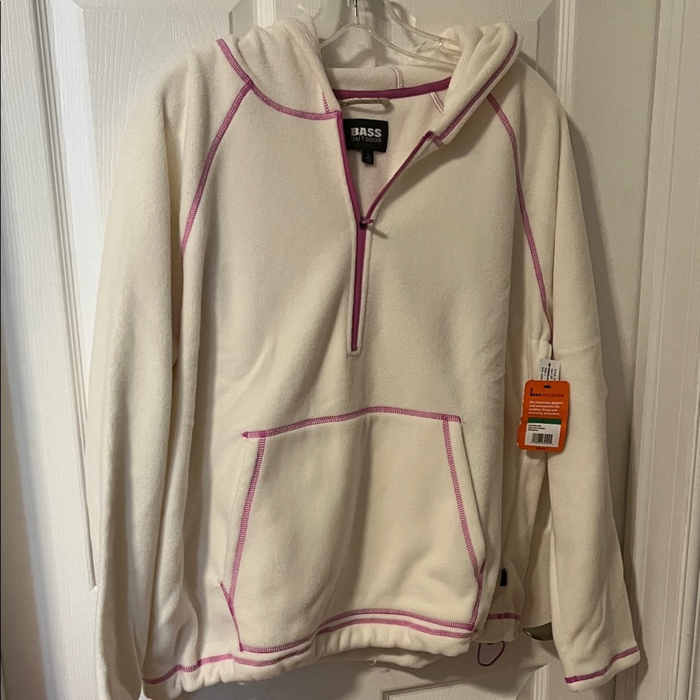 NWT Women’s Bass Off-White pullover Jacket with Pink Trim. Size L.